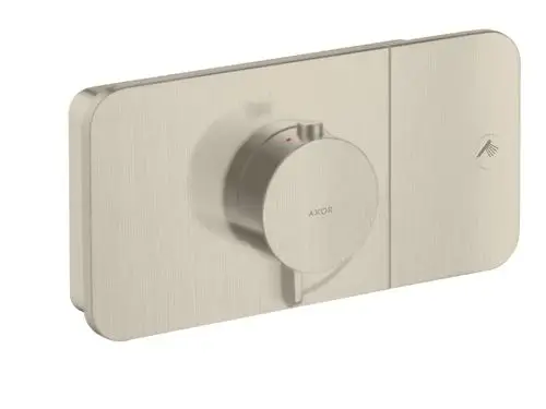 Thermostatmodul mit runder Regelungseinheit, montiert auf einer rechteckigen Platte. Das Produkt ist in gebürstetem Nickel und trägt das Logo von AXOR.
